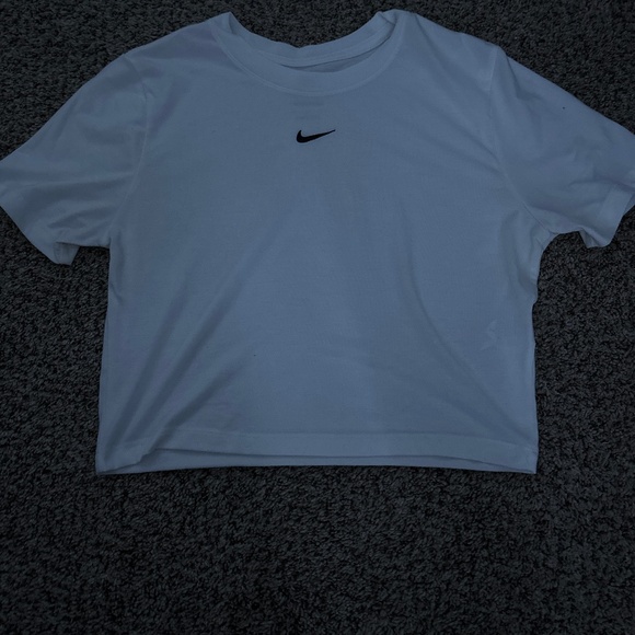 Nike Crop Top - Picture 1 of 1